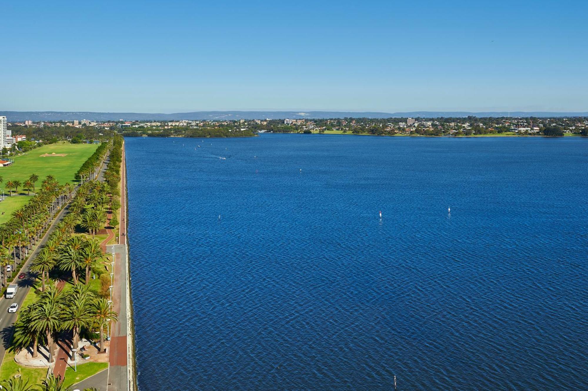 Doubletree By Hilton Perth Waterfront Hotel Exterior photo